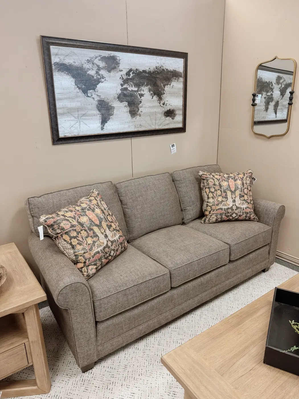 Smith Brothers sofa in Sheldon, IA from Northwest Decor & Furniture